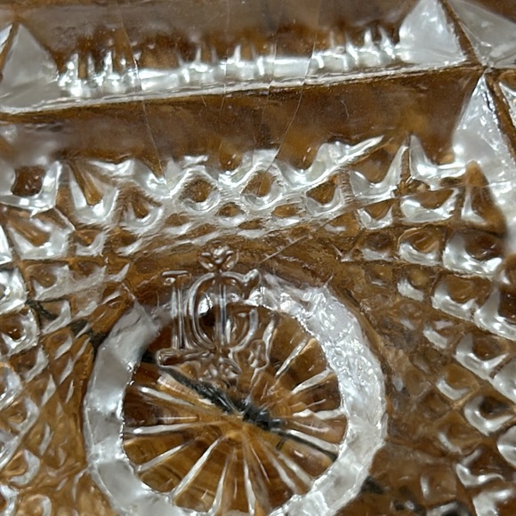 Imperial Glass Co. NUCUT glass heart shaped crystal nut dish. Clear sawtooth rim - Picture 7 of 9